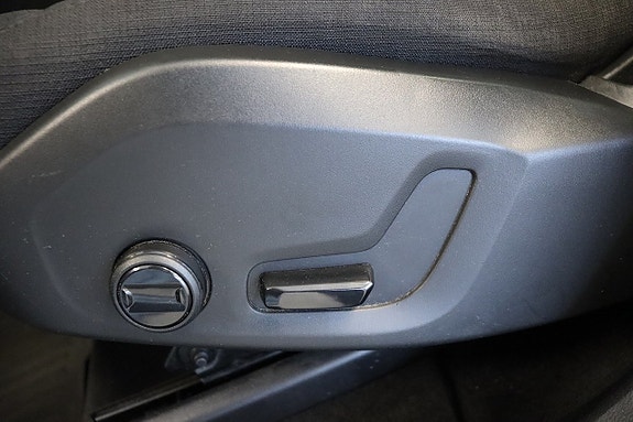 Volvo XC60 16 of 20