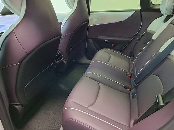 Mazda CX-6e 6 of 8