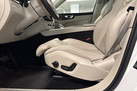 Volvo XC60 10 of 14