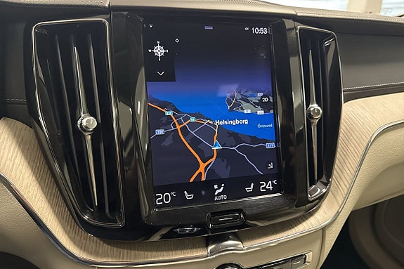 Volvo XC60 13 of 14