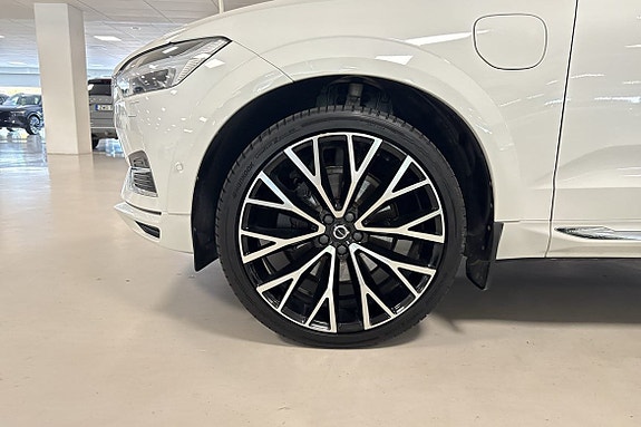 Volvo XC60 8 of 14