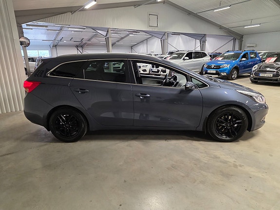 Kia Ceed 3 of 9