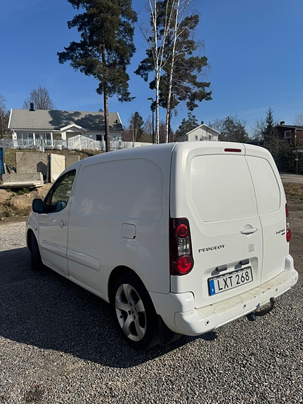 Peugeot Partner 2 of 6