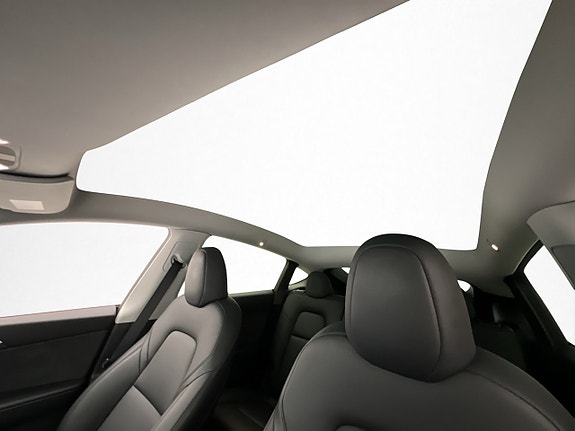 Tesla Model Y 13 of 30
