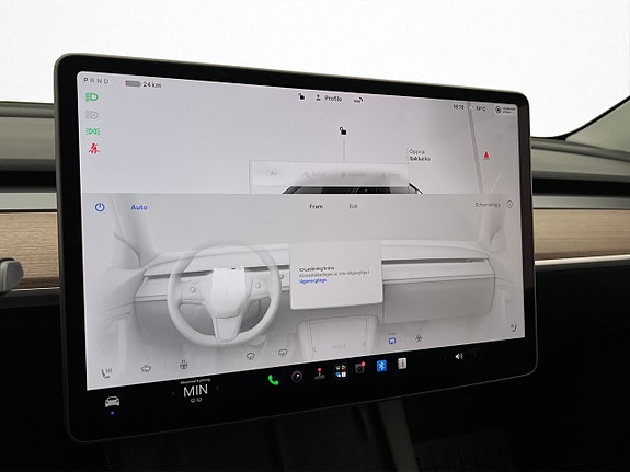 Tesla Model Y 21 of 30