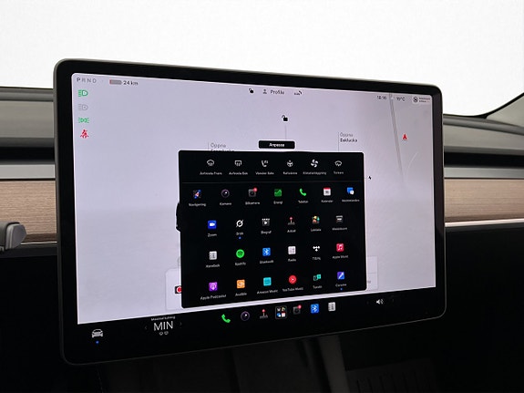 Tesla Model Y 22 of 30