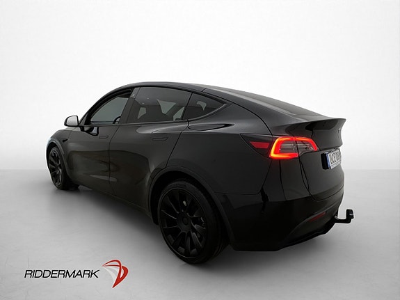 Tesla Model Y 9 of 30