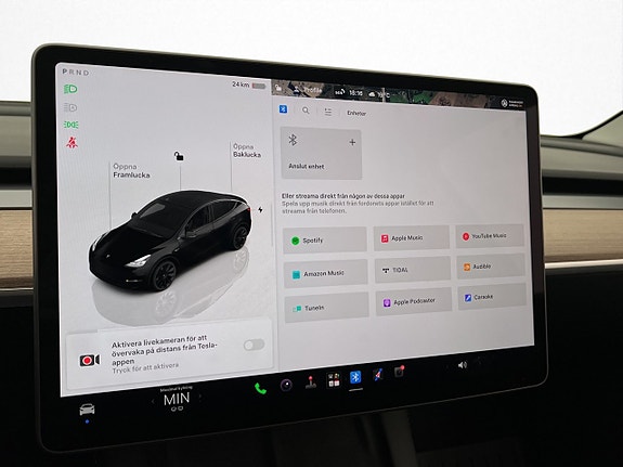 Tesla Model Y 23 of 30