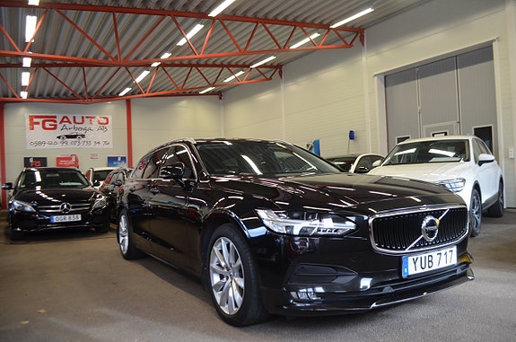 Volvo V90 2 of 24