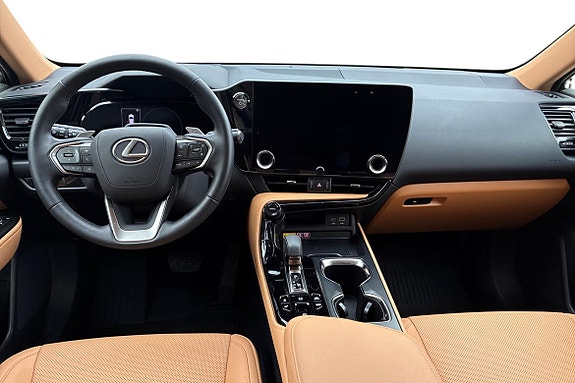Lexus NX450h+ 8 of 25