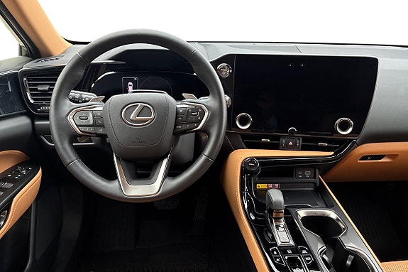 Lexus NX450h+ 9 of 25