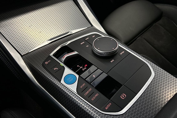 BMW i4 17 of 24