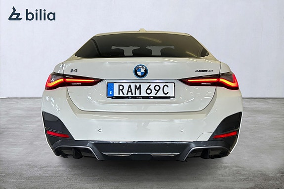 BMW i4 6 of 24