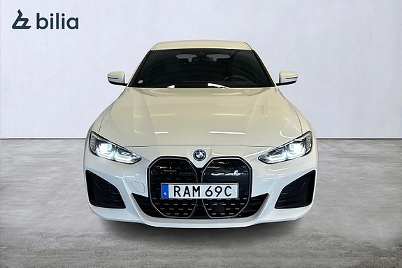 BMW i4 2 of 24