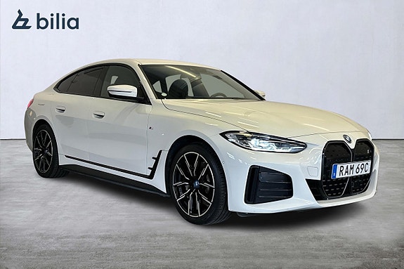 BMW i4 3 of 24