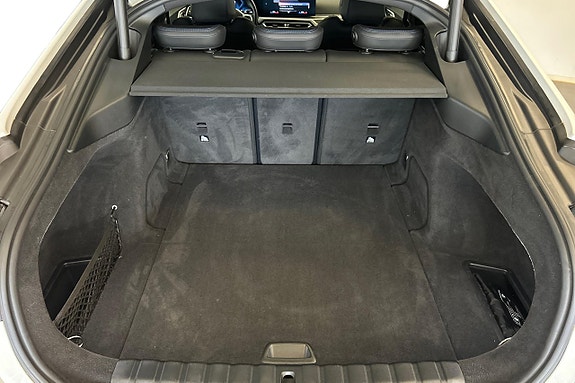 BMW i4 23 of 24