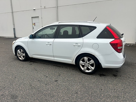 Kia Ceed 4 of 6