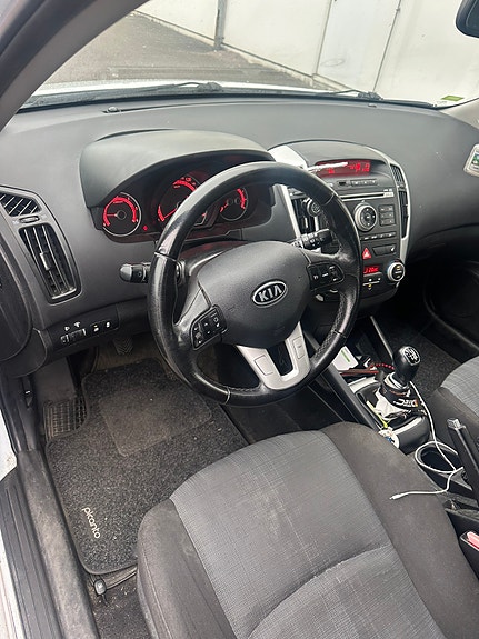 Kia Ceed 5 of 6