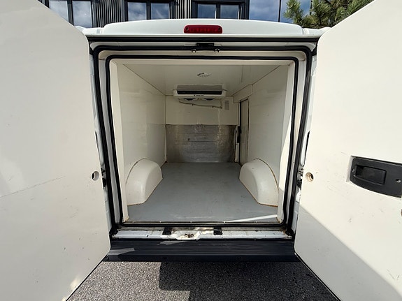 Peugeot Boxer 8 of 17