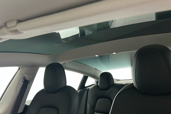 Tesla Model 3 17 of 26