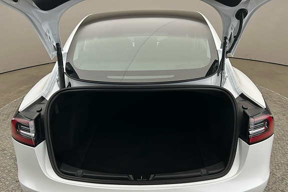 Tesla Model 3 13 of 26