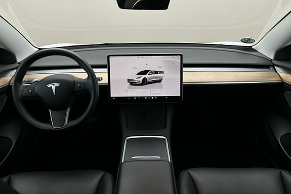 Tesla Model 3 6 of 26