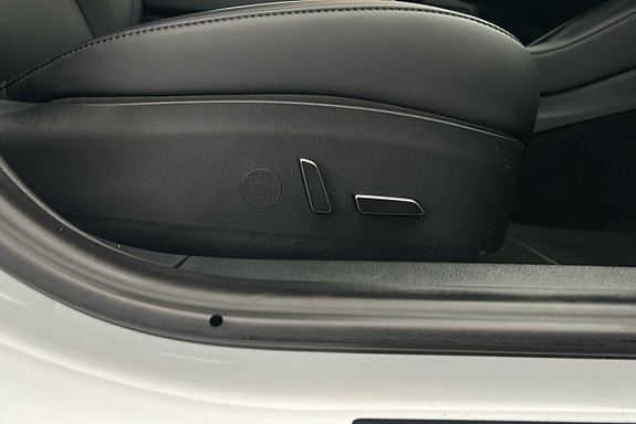 Tesla Model 3 16 of 26