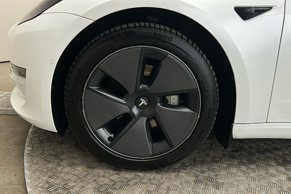 Tesla Model 3 11 of 26