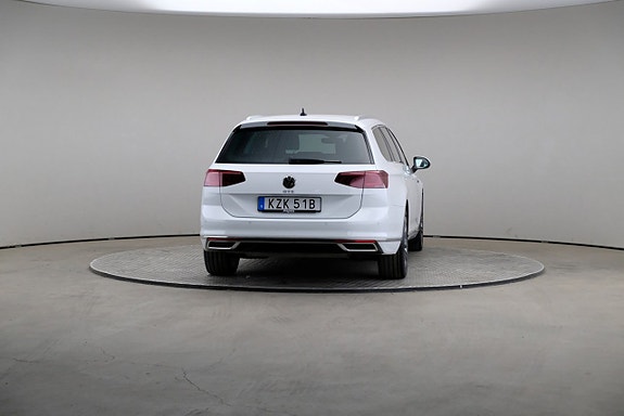 Volkswagen Passat 5 of 29