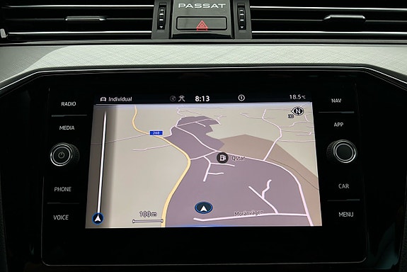 Volkswagen Passat 7 of 29