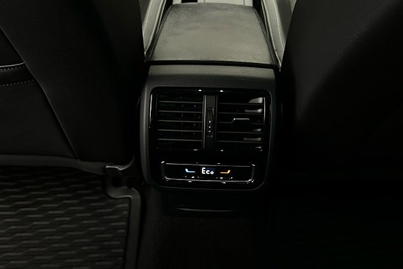 Volkswagen Passat 20 of 29