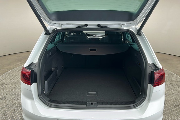 Volkswagen Passat 14 of 29