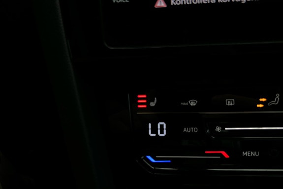 Volkswagen Passat 19 of 29