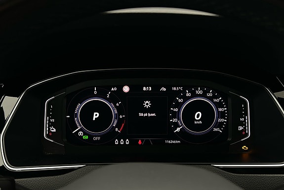 Volkswagen Passat 8 of 29