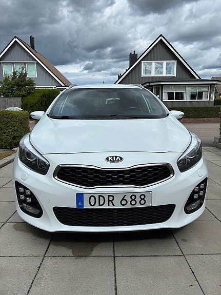 Kia Ceed 2 of 7