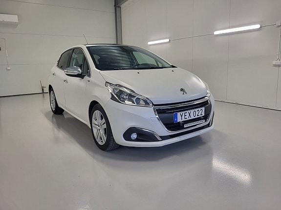 Peugeot 208 2 of 18