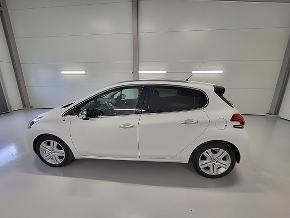 Peugeot 208 4 of 18