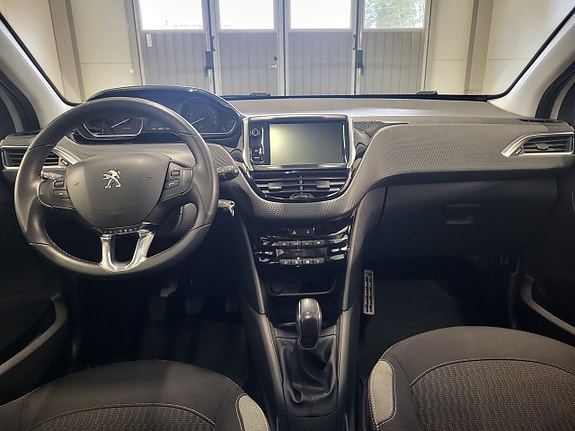 Peugeot 208 9 of 18