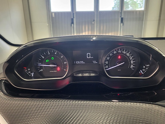Peugeot 208 12 of 18