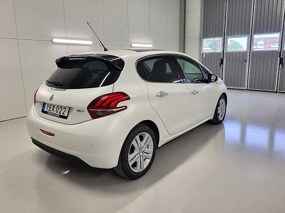 Peugeot 208 6 of 18