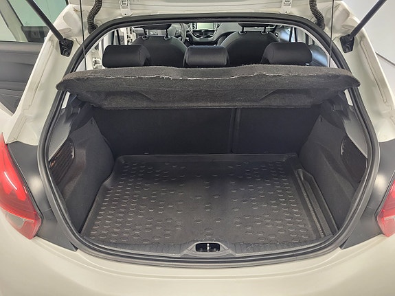 Peugeot 208 17 of 18