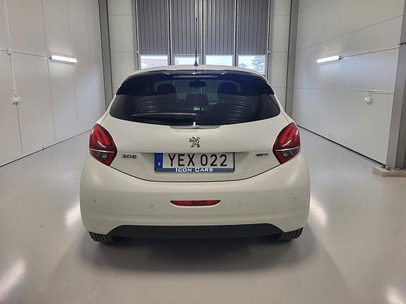 Peugeot 208 8 of 18