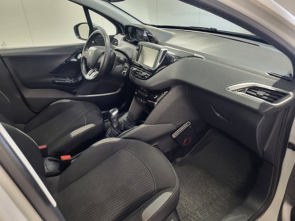 Peugeot 208 10 of 18