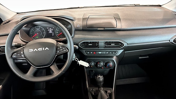 Dacia Sandero 4 of 9