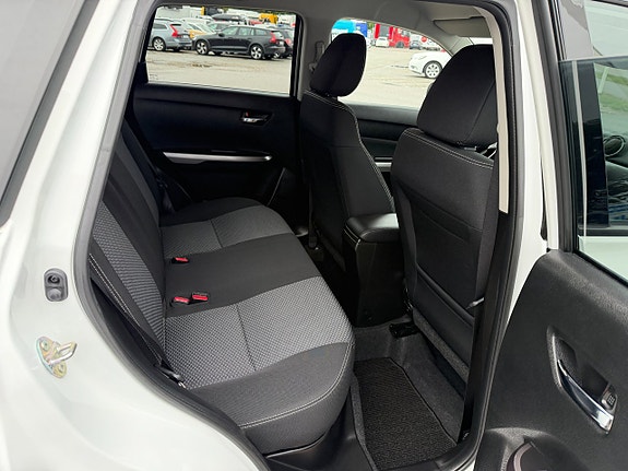 Suzuki Vitara 9 of 27