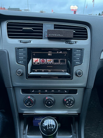 Volkswagen Golf VII 7 of 10