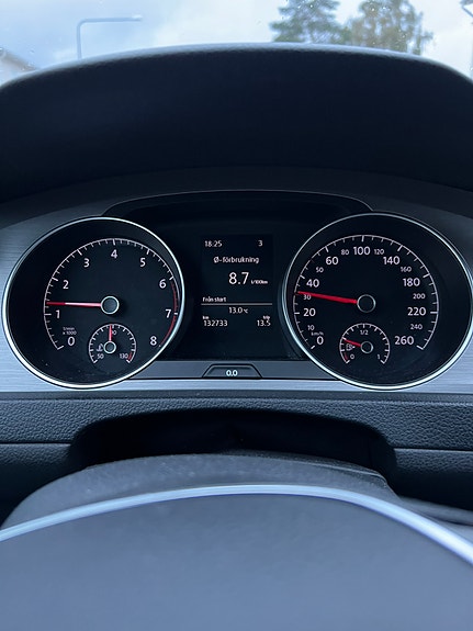 Volkswagen Golf VII 10 of 10