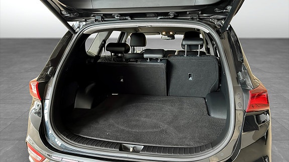Hyundai Santa Fe 10 of 13