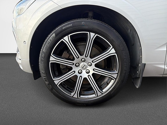 Volvo XC60 8 of 15