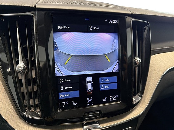 Volvo XC60 14 of 15